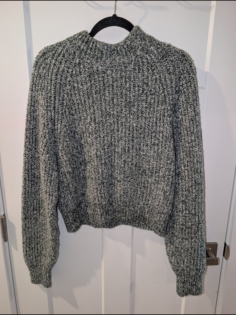 Cozy Green And White Ribbed Knit Sweater for Women Medium